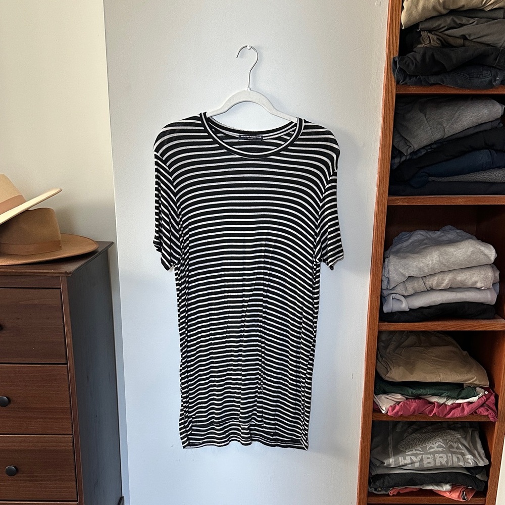 Brandy Melville Monochrome Striped Tee